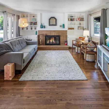 Celebration Chalet: Cozy BSU-Adjacent Pet-Friendly Retreat